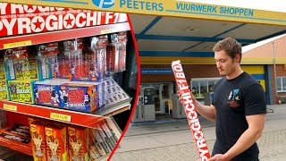 VUURWERK KOPEN BIJ TANKSTATION [upl. by Aro]