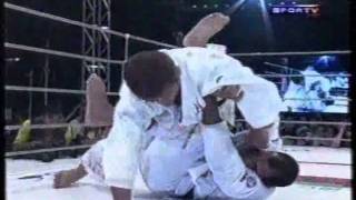 ROYCE GRACIE VS YOSHIDA BASTIDORES PRIDE DYNAMITE [upl. by Oruasi714]